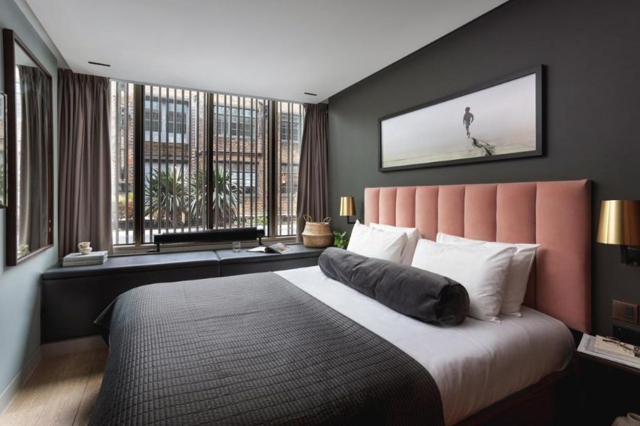 מלון Holiday Inn London - Kensington Forum