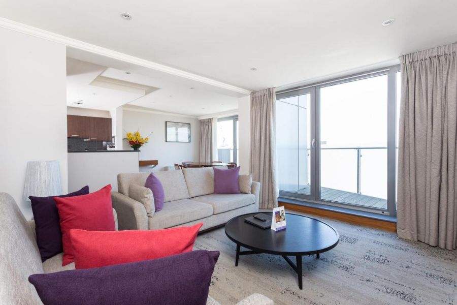 מלון Sanctum International Serviced Apartments